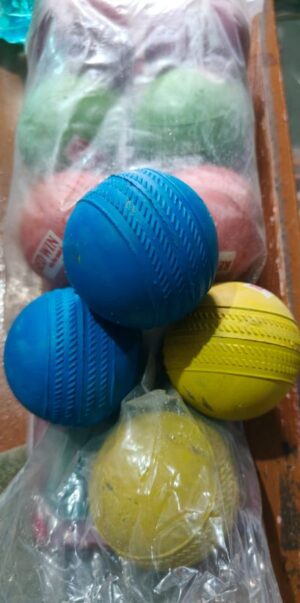 __JUMPER RUBBER CRICKET BALL MRP RS 25