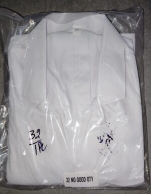 LAB COAT 32 NO GOOD QUALITY MRP RS 450(RACK G2M2)