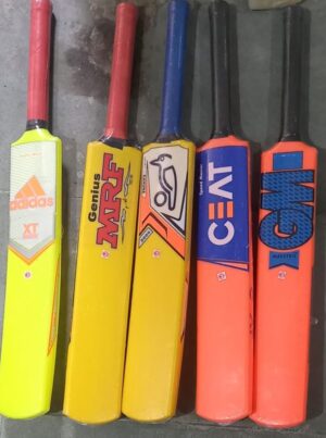 ////CRICKET BAT PLASTIC 3 NO. MRP RS 235