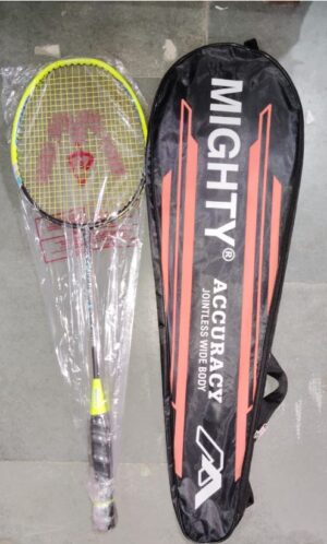 ////RACKET MIGHTY ACCURACY JOINTLESS MRP RS 500