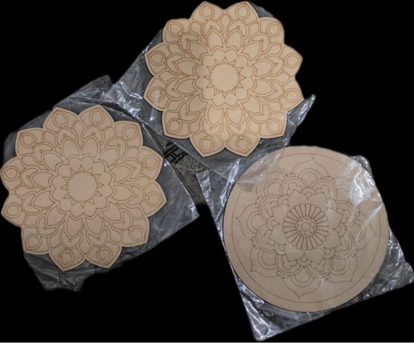 __MDF DESIGN BOARD MANDALA ART MRP RS 135 (BOX 10)