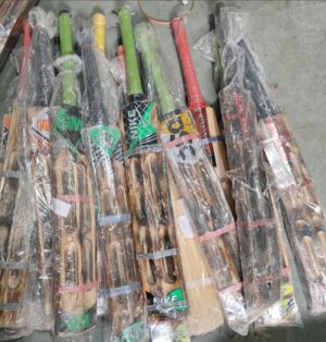 __CRICKET SCOOP BAT POPULAR MRP RS 750