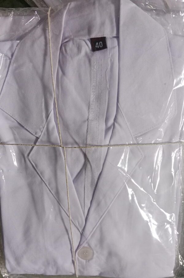 __ LAB COAT SIZE NO. 40( NORMAL) MRP 325 RACK G2M2