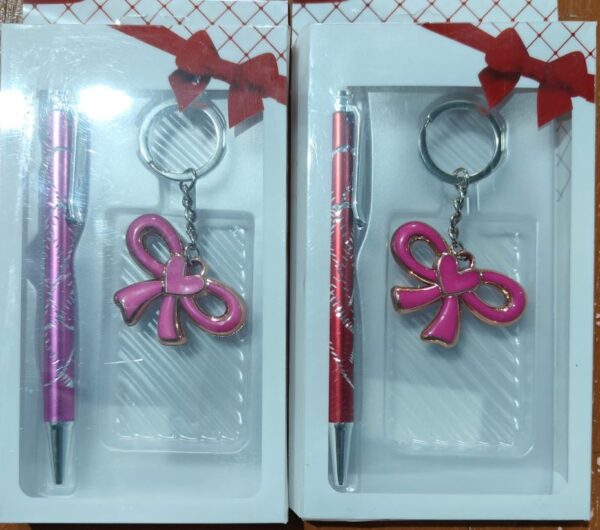__GIFT SET WITH PEN AND KEY RING MRP RS 100 (RACK B3)